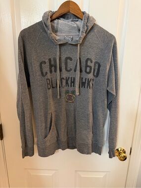 Chicago Blackhawks lightweight Pullover Hoodie